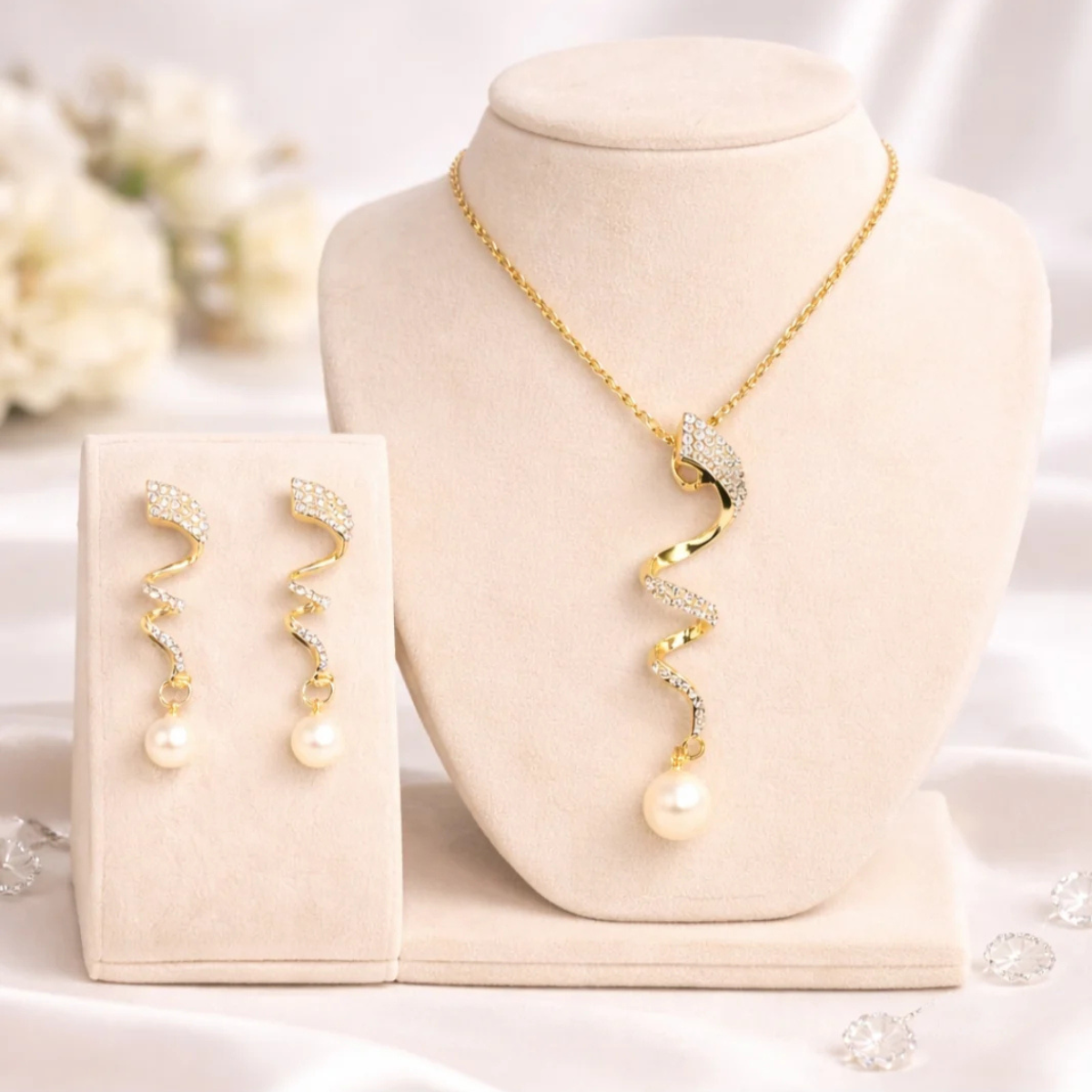 Pearl Gold Jewelery Set Elegant